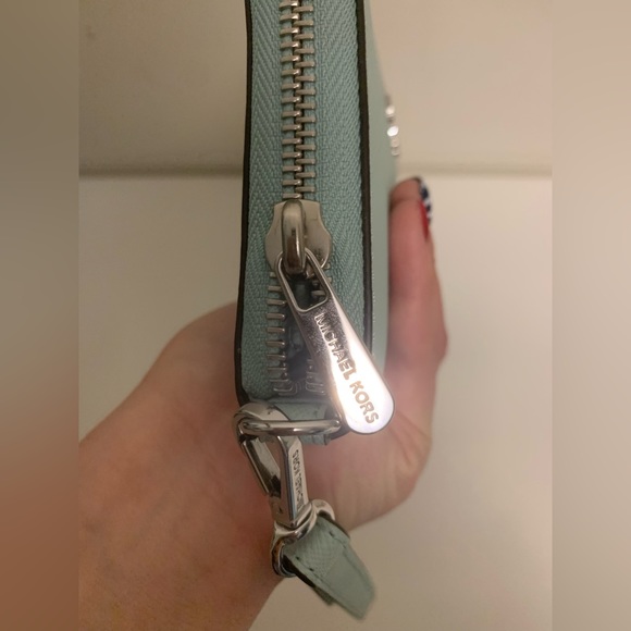 MICHAEL MICHAEL KORS Leather Smartphone Wallet Wristlet -Mint Green-NWT - Picture 6 of 13